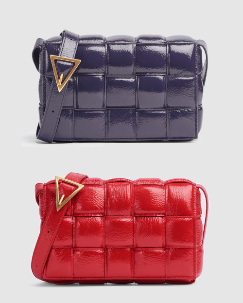 [BOTTEGA-보테가베네타]패디드 카세트백 미듐 591970