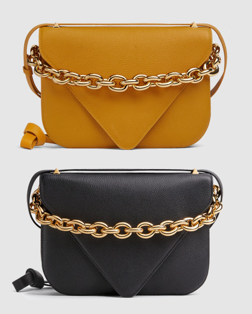 [BOTTEGA-보테가베네타]마운트 숄더백 미듐 667398