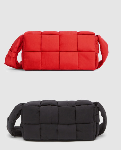 [BOTTEGA-보테가베네타]패디드 카세트 벨트백 628951