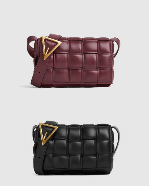 [BOTTEGA-보테가베네타]패디드 카세트백 스몰 717506