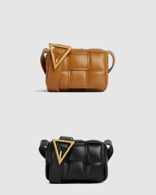 [BOTTEGA-보테가베네타]캔디 패디드 카세트백 716648