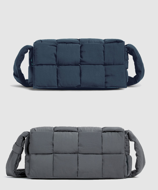 [BOTTEGA-보테가베네타]패디드 카세트 벨트백 705579