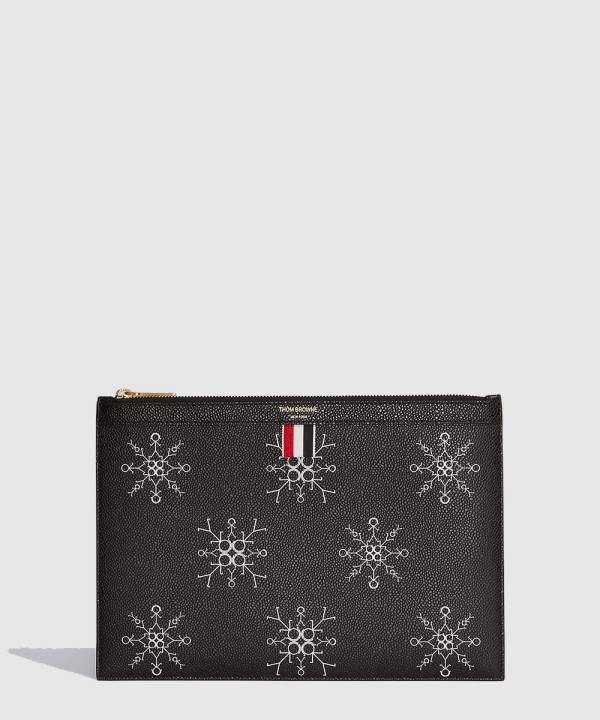 [THOM BROWNE-톰브라운]페블 스노우플레이크 클러치 MAC127