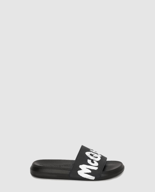 [MCQUEEN-알렉산더맥퀸]그래피티 러버 풀 슬라이드 682490