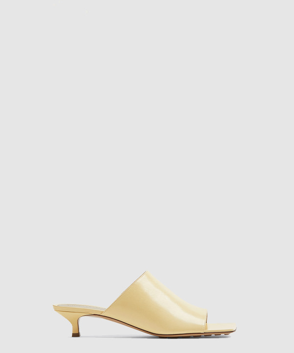 [BOTTEGA-보테가베네타]스트레치 뮬 690022