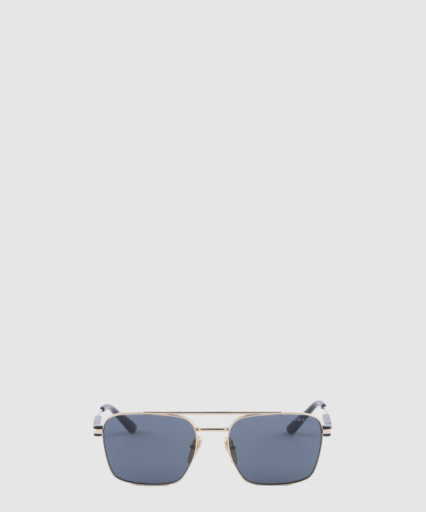 [PRADA-프라다]아이코닉한 메탈 플라크가 있는 선글라스 SPR67Z