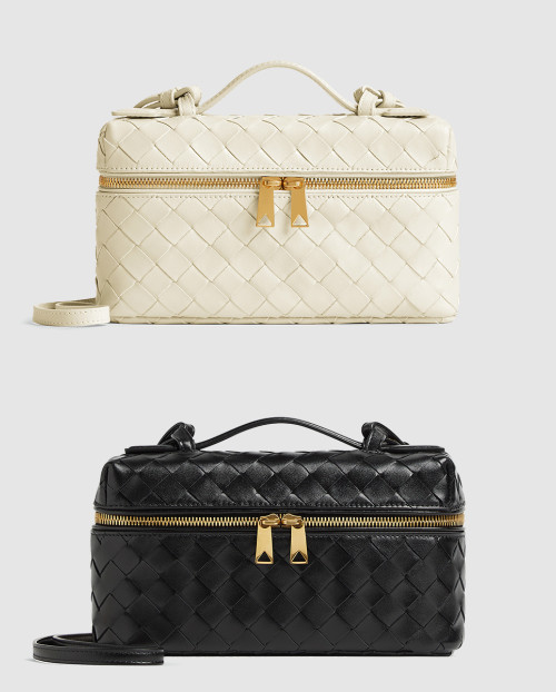 [BOTTEGA-보테가베네타]스트랩 장식의 베니티 케이스 789109