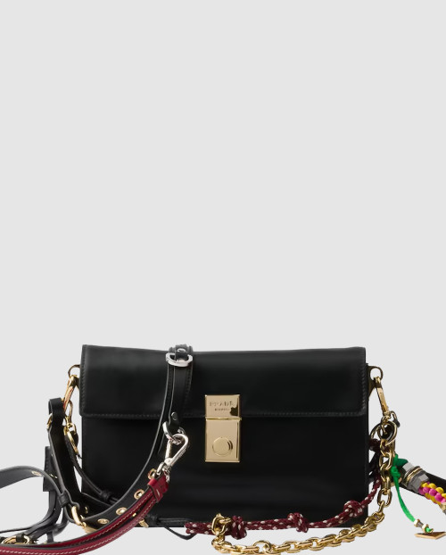 [PRADA-프라다]참이 달린 작은 프라다 소프트 사운드 가죽 숄더백 1BD379