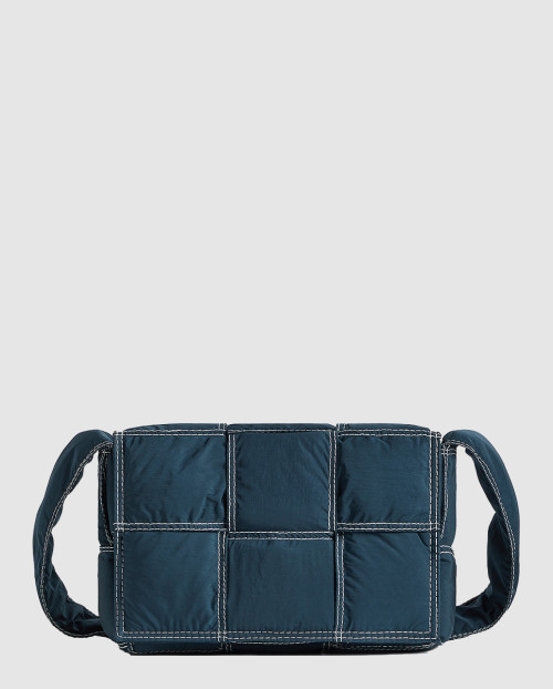 [BOTTEGA-보테가베네타]스몰 패디드 테크 카세트 795675