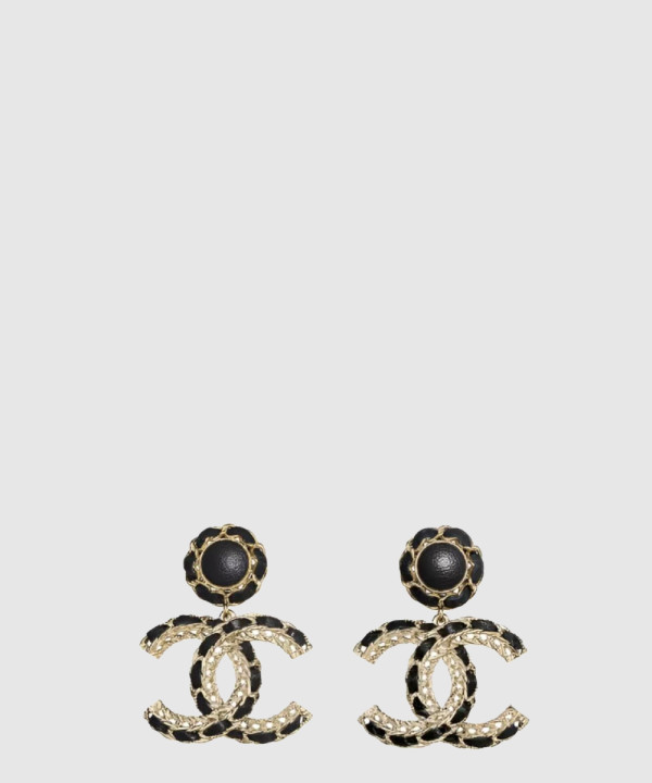 [CHANEL-샤넬]더블 C 메탈 양가죽 귀걸이 AB2986