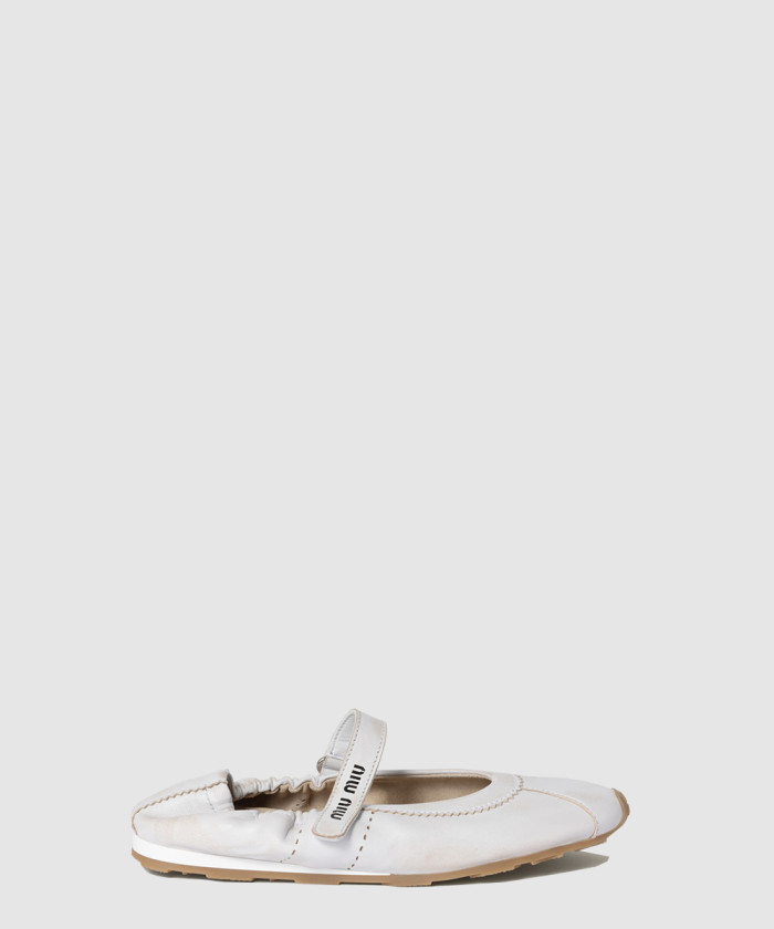 레플리카|이미테이션 miumiu-미우미우표백된-나파-가죽-발레리나-5f370e
