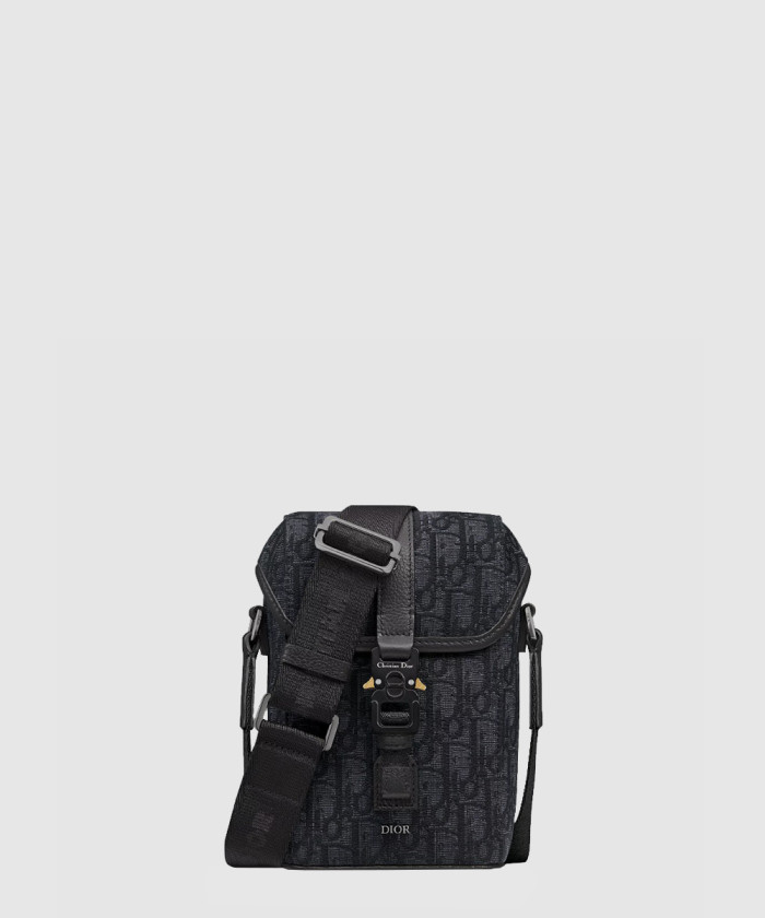 레플리카|이미테이션 dior-디올hit-the-road-미니-플랩-버티컬-스트랩백-2htca-1