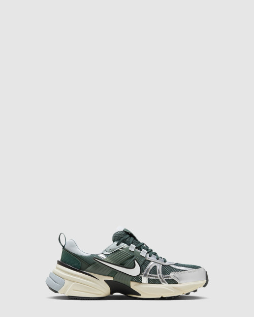 [NIKE-나이키]V2K 런 스니커즈 HJ4497