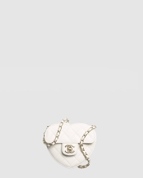 [CHANEL-샤넬]핸들 장식의 하트 클러치 AP2784