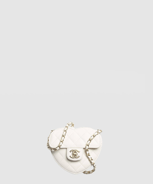 [CHANEL-샤넬]핸들 장식의 하트 클러치 AP2784