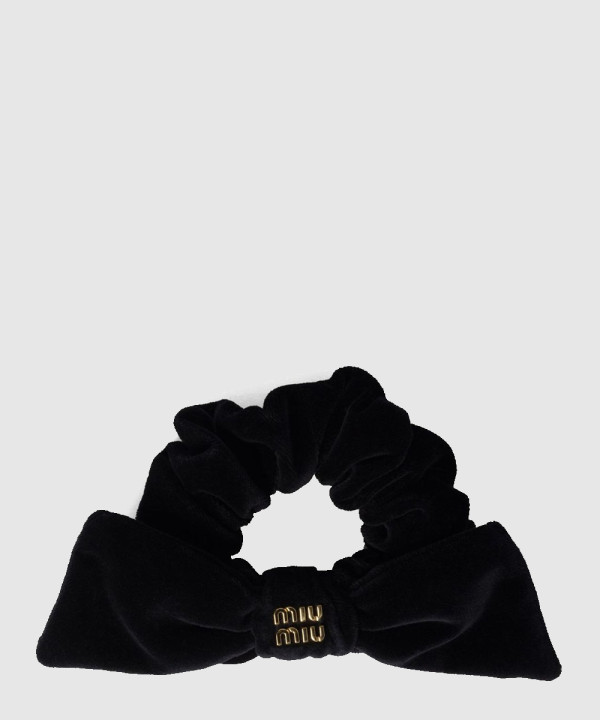 [MIUMIU-미우미우]메탈 로고 벨벳 스크런치 5IF181