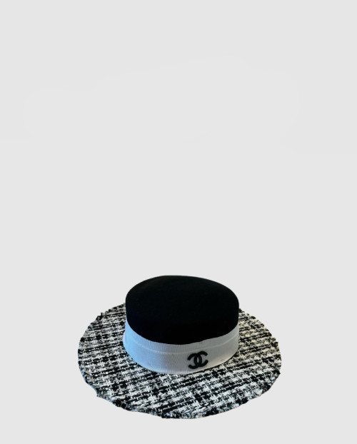 [CHANEL-샤넬]플랫 탑 모자 AA6246
