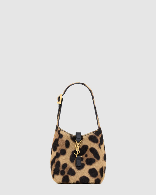 [SAINT LAURENT-생로랑]LE 5 A 7 사이즈의 부드러운 포니 헤어 가죽 마이크로 백 823960
